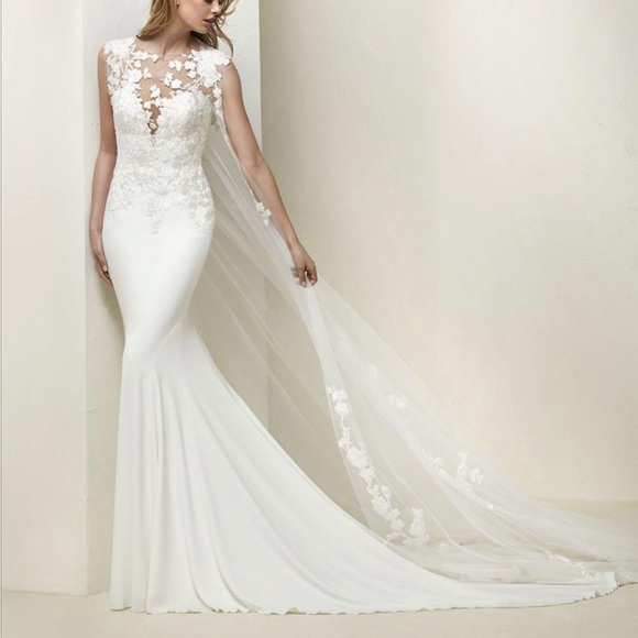 Pronovias Drail Wedding Gown - Picture 2 of 16